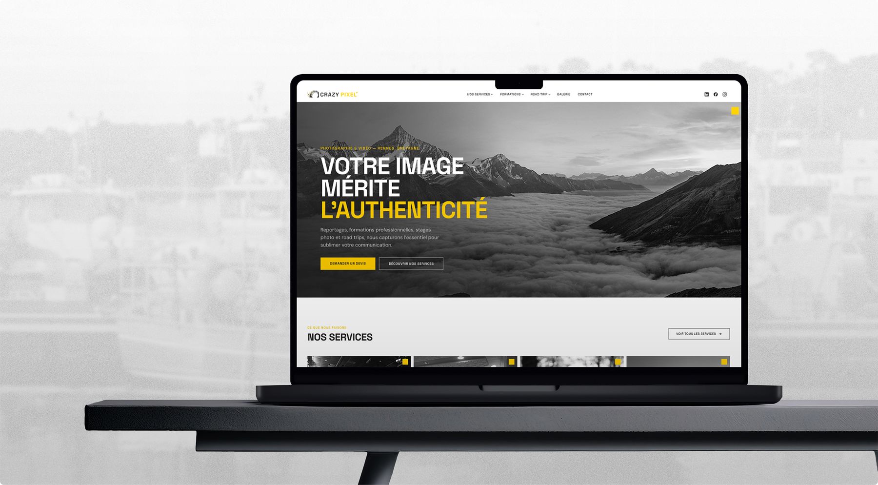 Le site Crazy Pixel sur un ordinateur portable